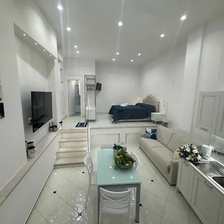 Ziro Luxury House アパート